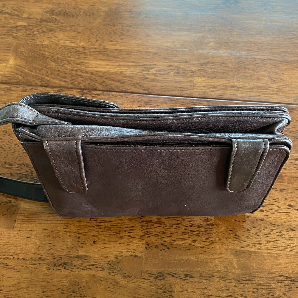 Made In Canada Leather Multi Compartment Crossbody Bag - Picture 5 of 16